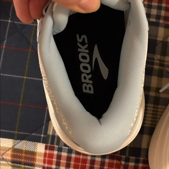 Brooks Ghost Max 2 new in box - Picture 5 of 8